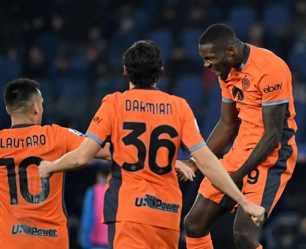 拉齐奥主场遭遇佛罗伦萨,欲继续领跑积分榜 拉齐奥主场遭遇佛罗伦萨,欲继续领跑积分榜