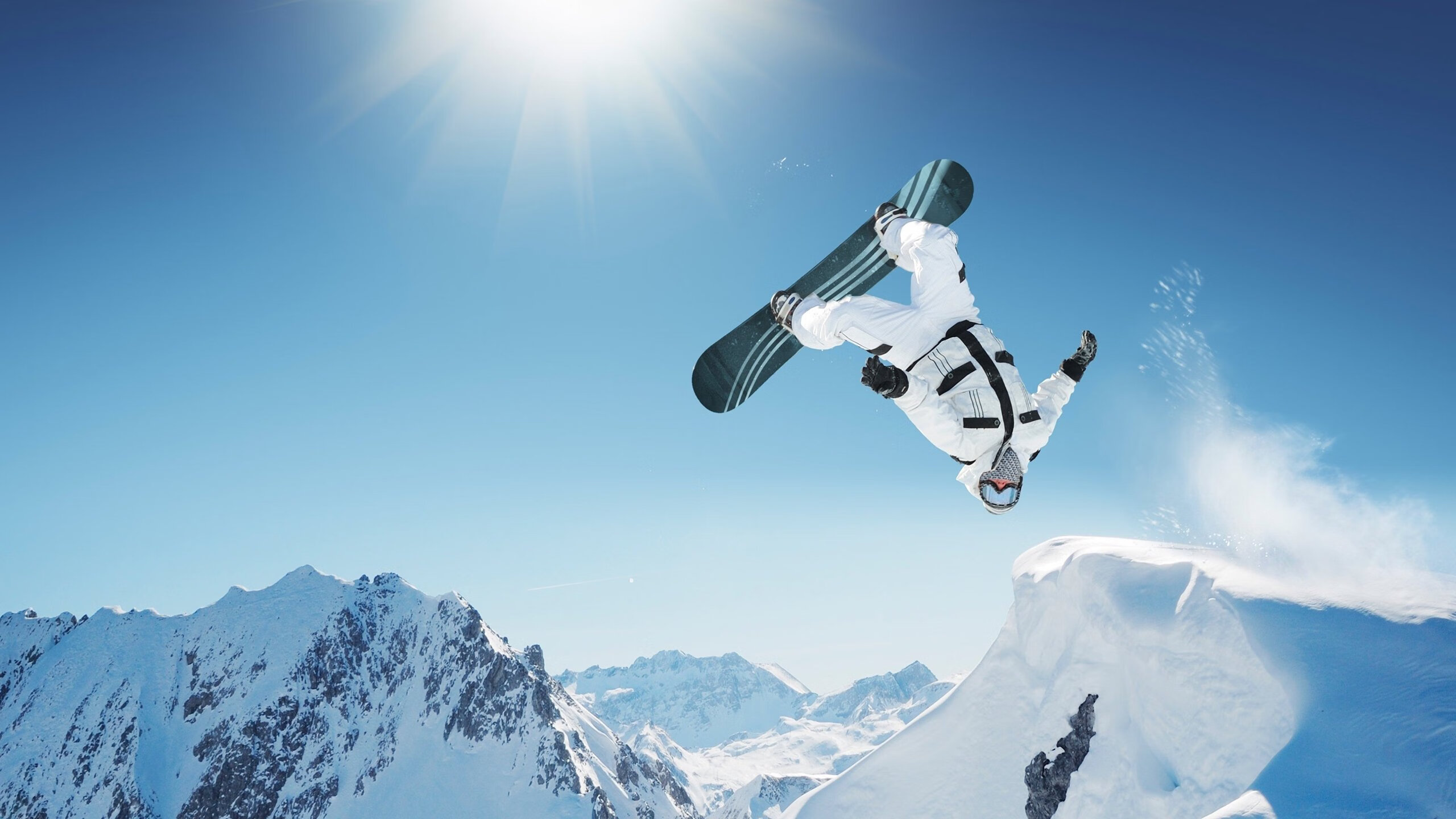 亚洲体坛震撼日，泰国队碾压日本队，马琳刷新羽球纪录的双重变奏